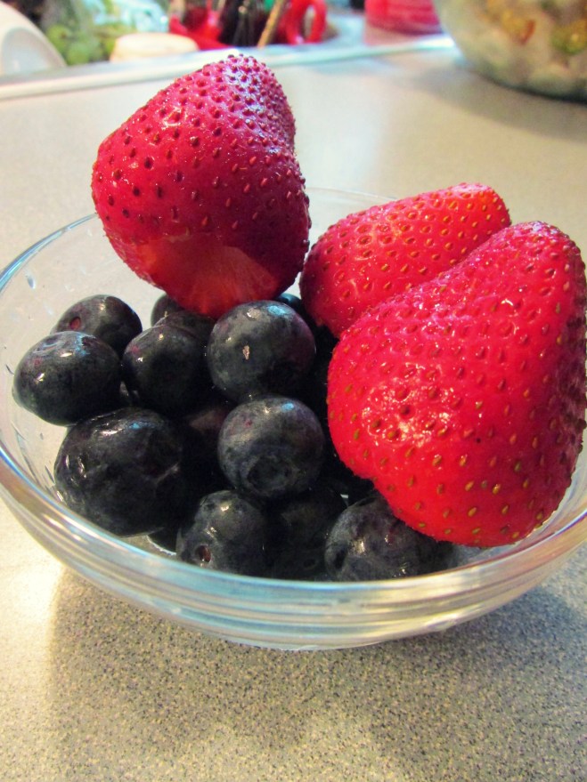RedWhiteAndFruit2