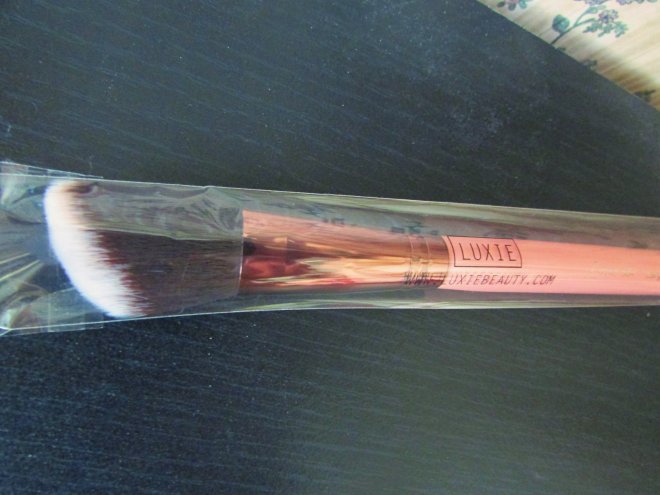 March2016GlossyBox05