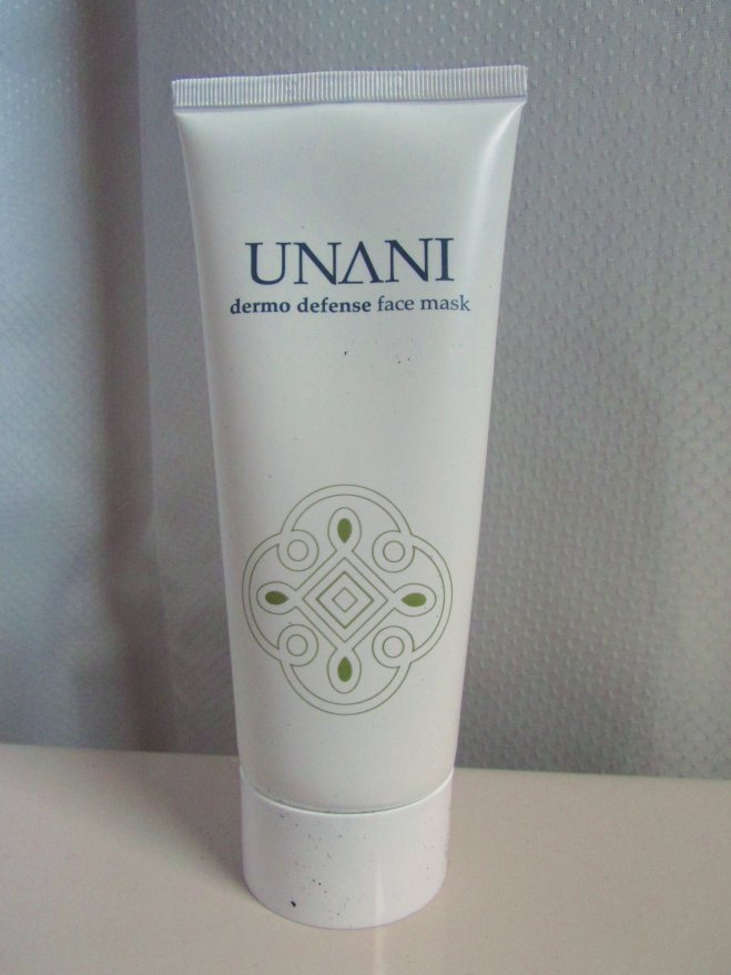 April2016GlossyBox07